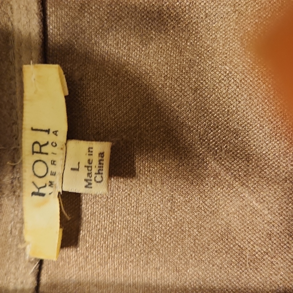 Vest - Picture 4 of 5